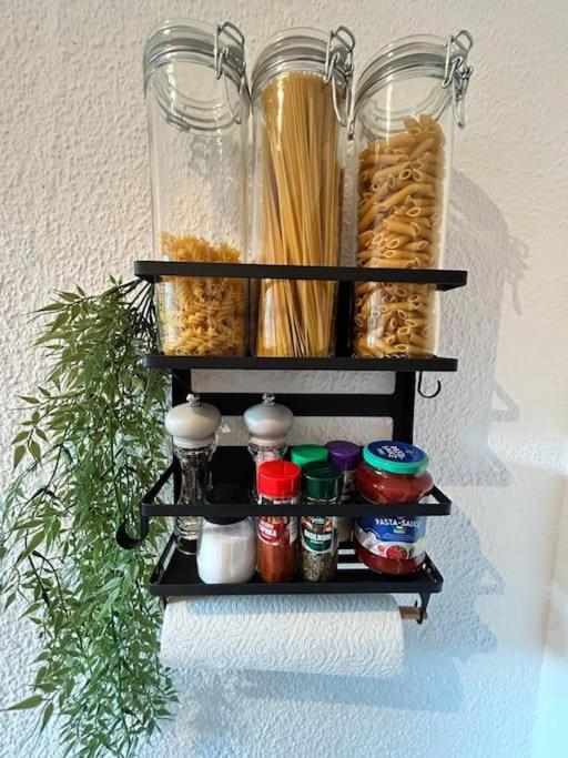 Duplex Apartment Ullstein- 4 Bedrooms, 2 Bathrooms, Living Room, 2 Parking Spaces, Boxspringbeds, Family & Business Apartment! Berlin Extérieur photo