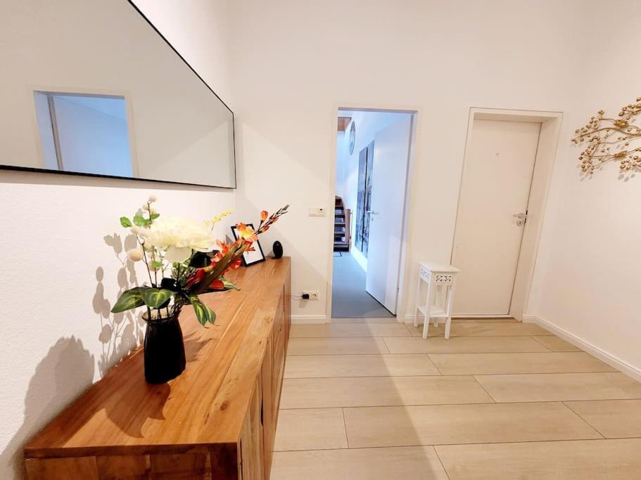 Duplex Apartment Ullstein- 4 Bedrooms, 2 Bathrooms, Living Room, 2 Parking Spaces, Boxspringbeds, Family & Business Apartment! Berlin Extérieur photo