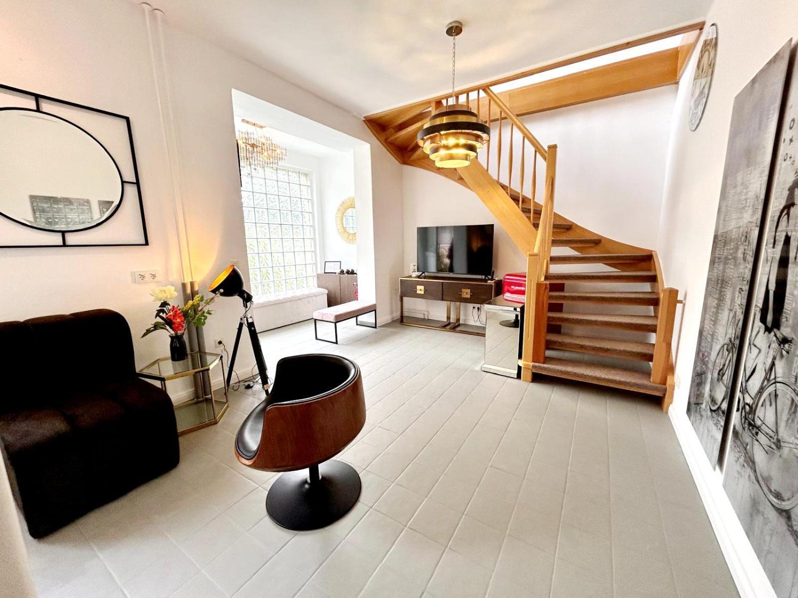 Duplex Apartment Ullstein- 4 Bedrooms, 2 Bathrooms, Living Room, 2 Parking Spaces, Boxspringbeds, Family & Business Apartment! Berlin Extérieur photo