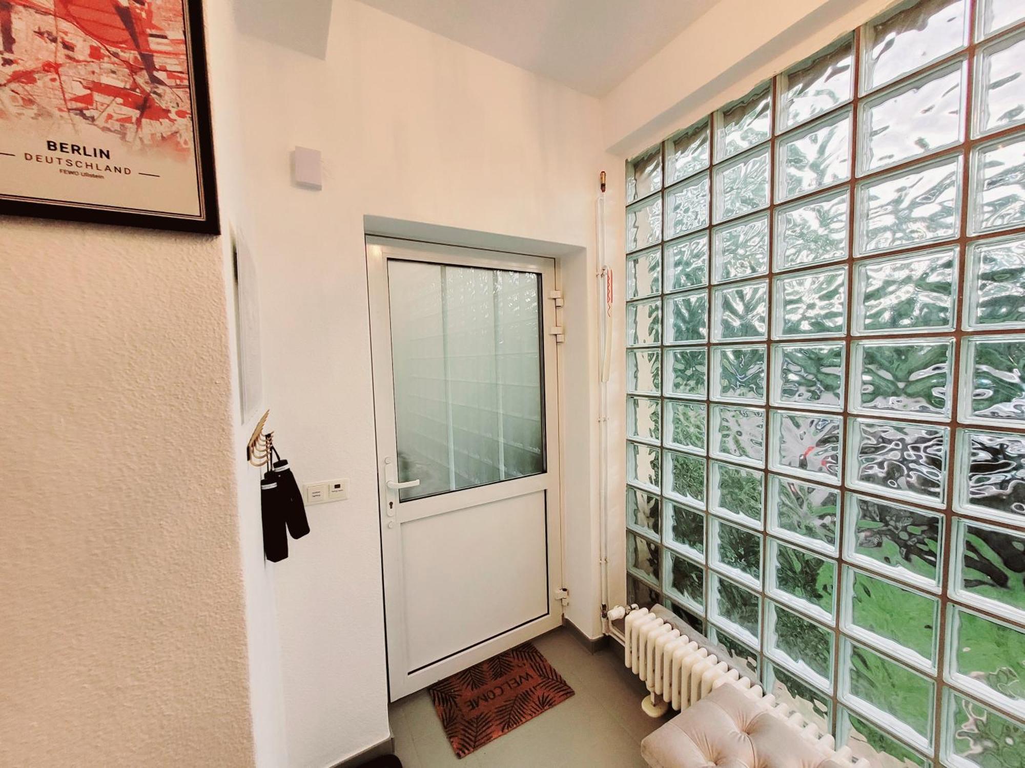 Duplex Apartment Ullstein- 4 Bedrooms, 2 Bathrooms, Living Room, 2 Parking Spaces, Boxspringbeds, Family & Business Apartment! Berlin Extérieur photo
